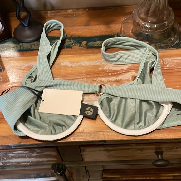 X revolve House of Harlow Boston top in olive green size xl and bigh waist bot - Picture 5 of 9